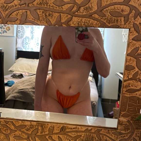 Invisible Strap Bikini - Picture 5 of 5